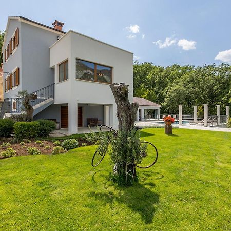 Villa Grey Stone Gata Екстериор снимка
