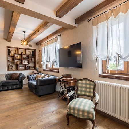 Villa Grey Stone Gata Екстериор снимка