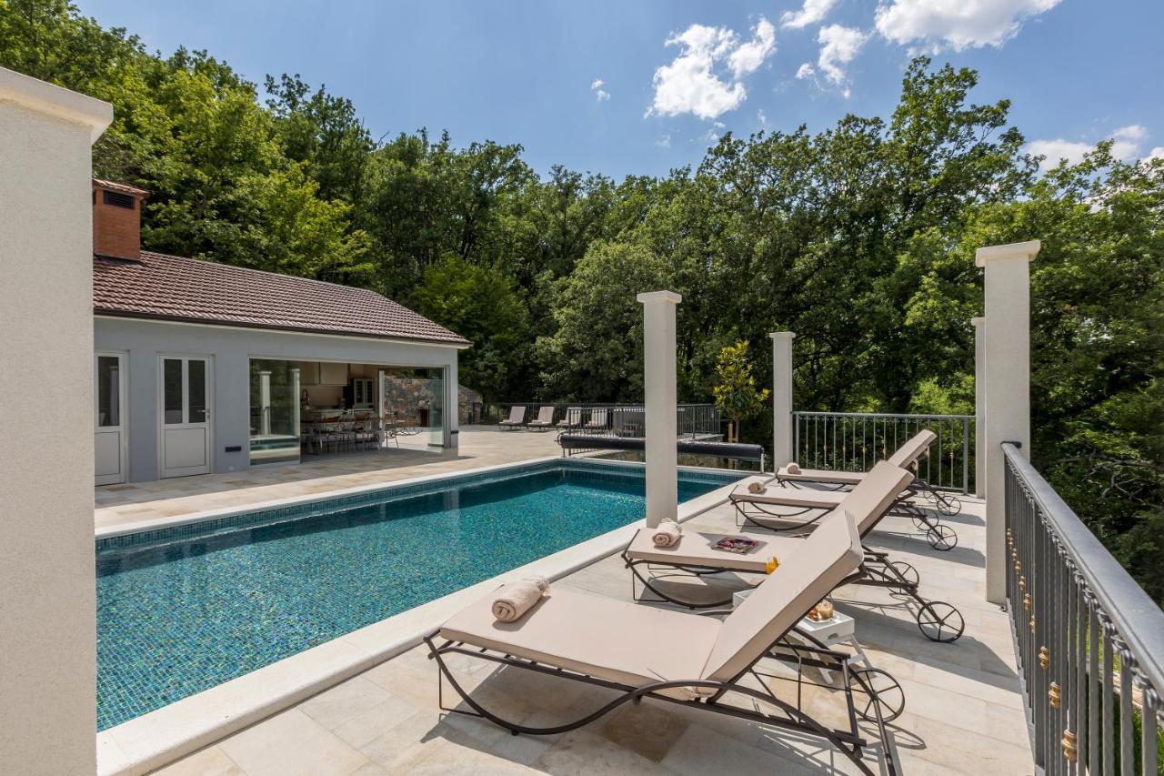 Villa Grey Stone Gata Екстериор снимка