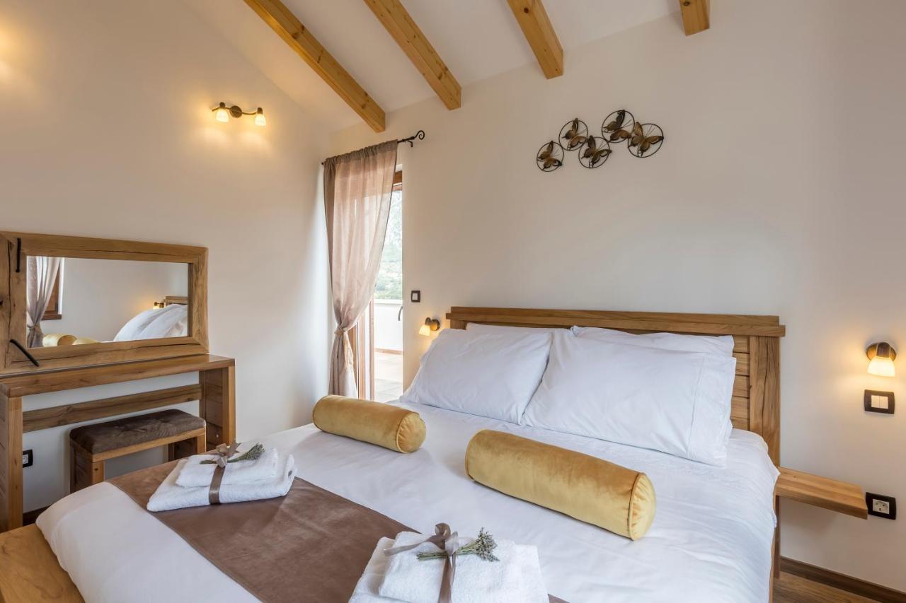 Villa Grey Stone Gata Екстериор снимка