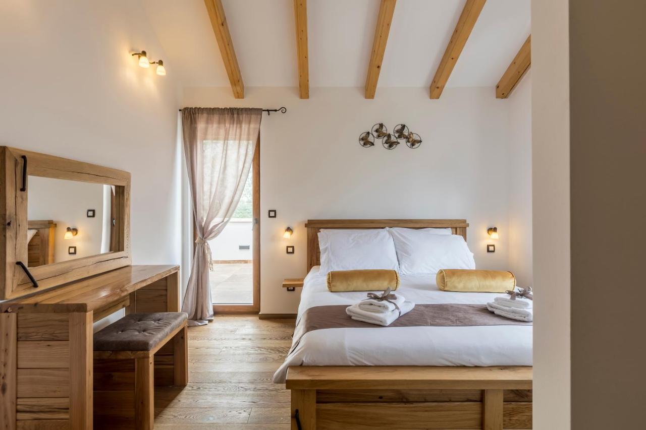 Villa Grey Stone Gata Екстериор снимка