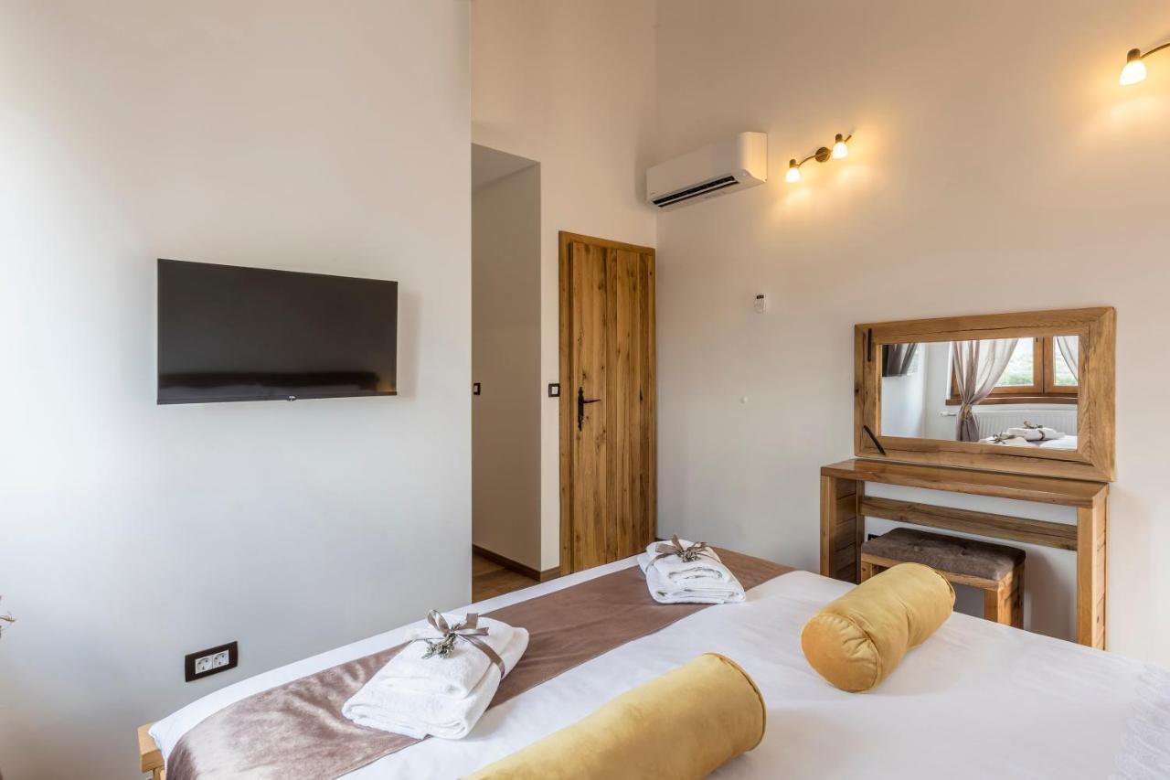 Villa Grey Stone Gata Екстериор снимка