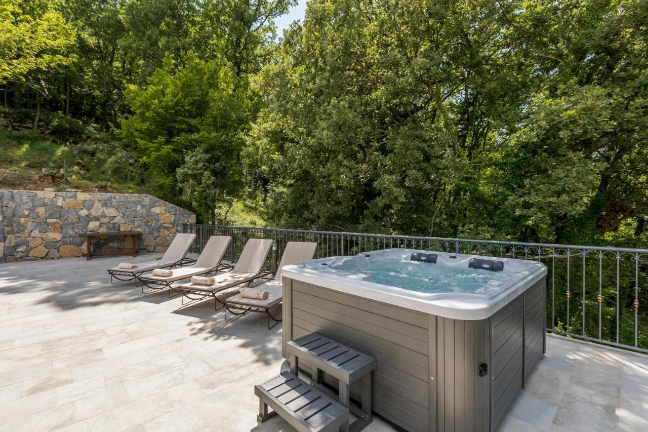 Villa Grey Stone Gata Екстериор снимка