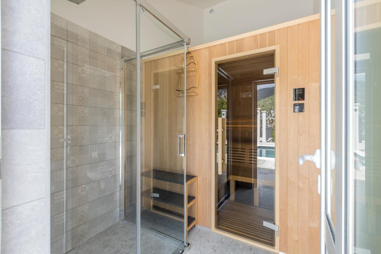 Villa Grey Stone Gata Екстериор снимка