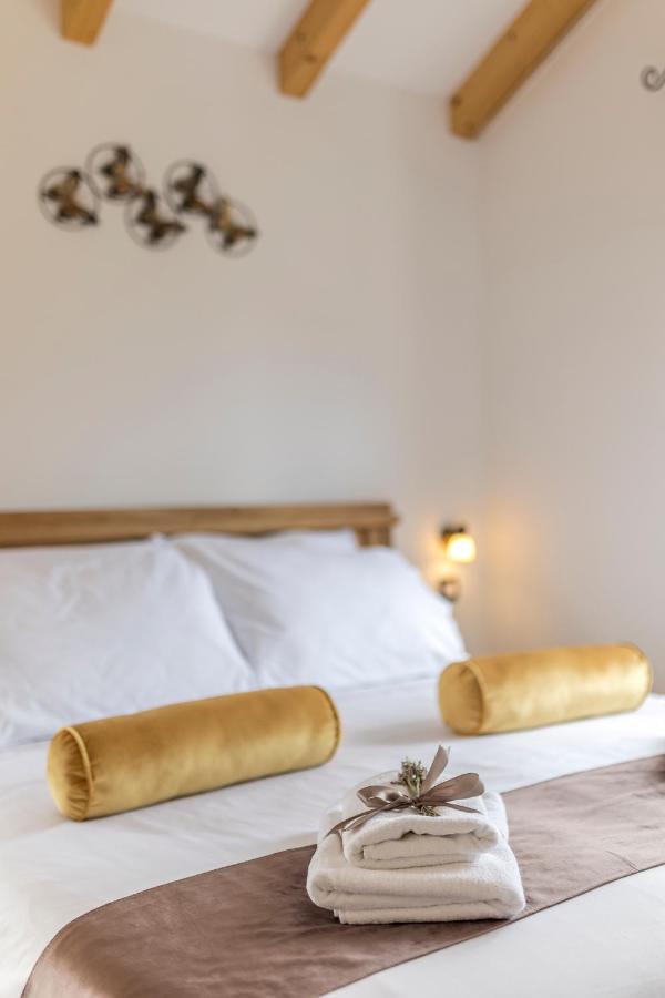 Villa Grey Stone Gata Екстериор снимка