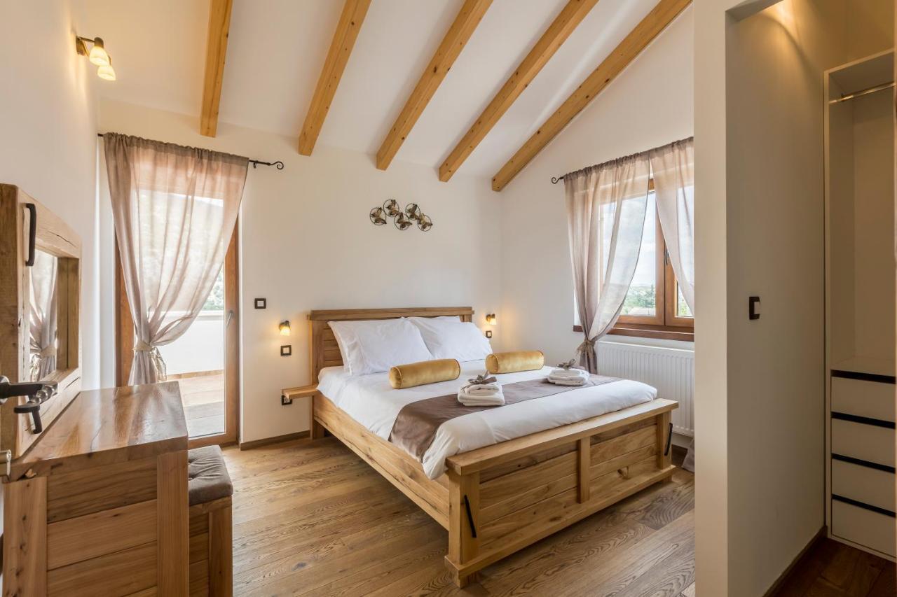 Villa Grey Stone Gata Екстериор снимка