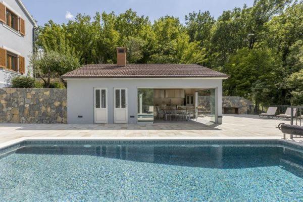 Villa Grey Stone Gata Екстериор снимка