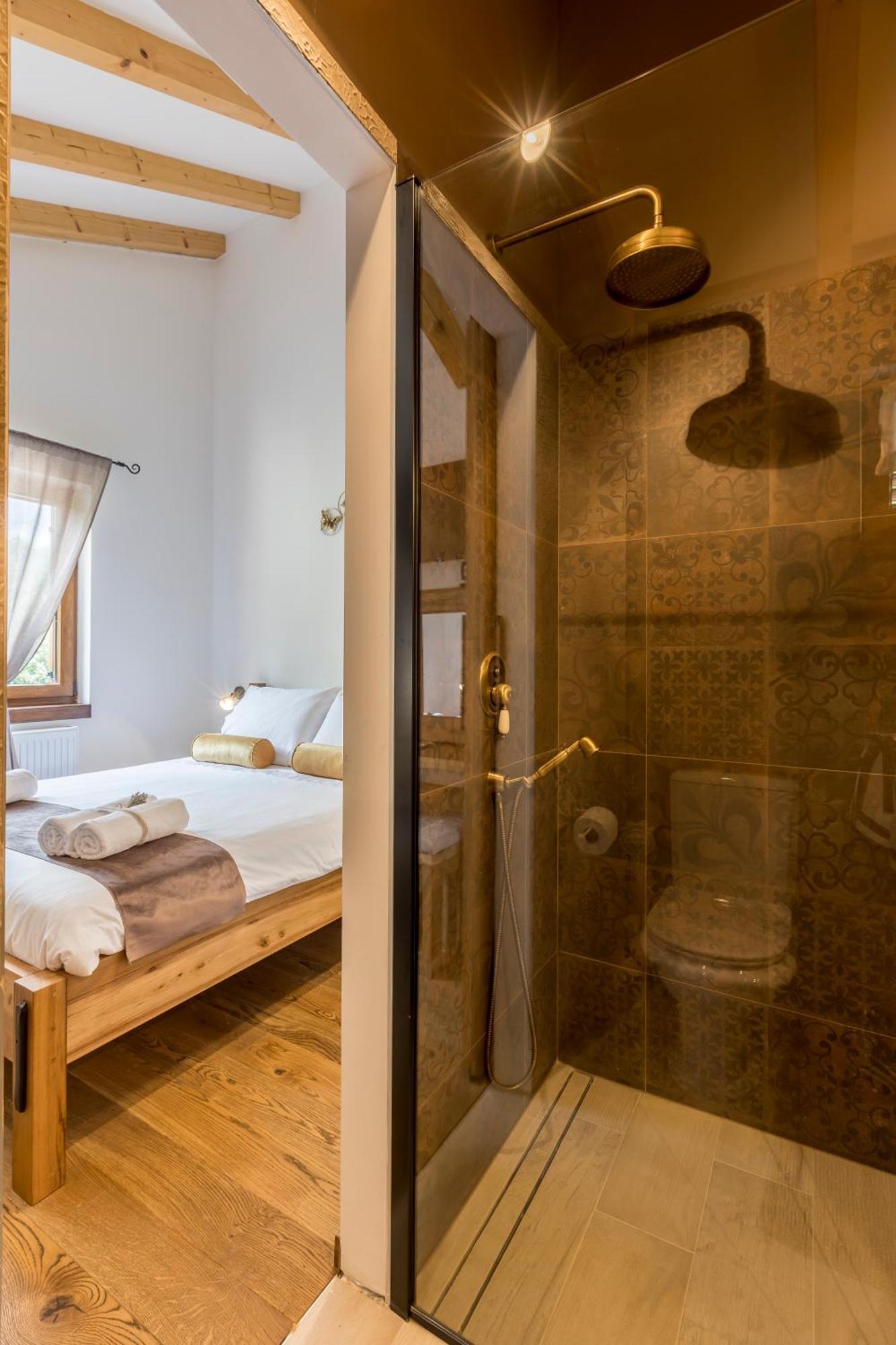 Villa Grey Stone Gata Екстериор снимка
